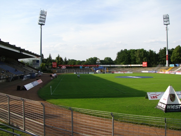 Merck-Stadion am Böllenfalltor
